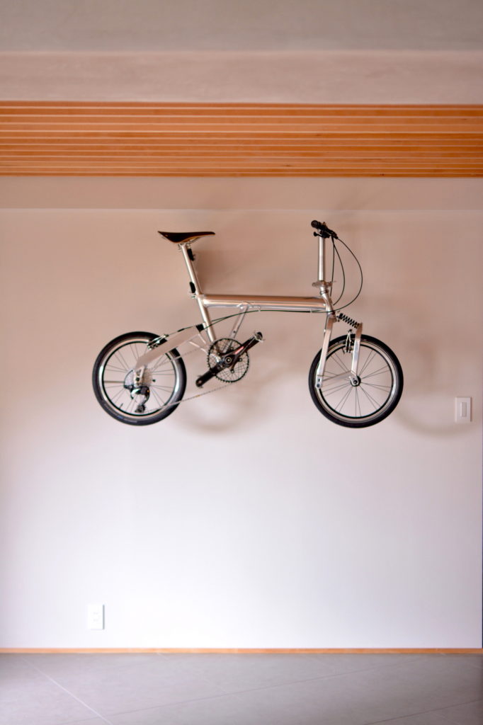壁掛自転車